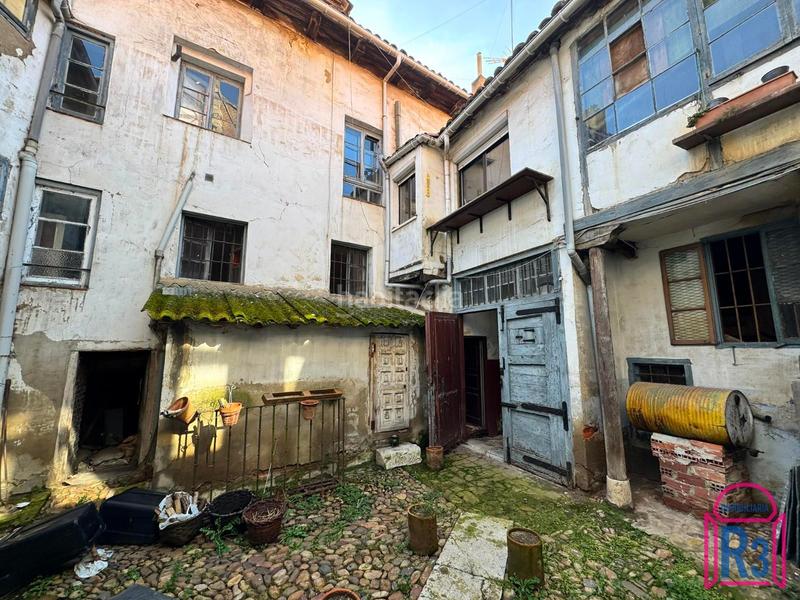 Foto e5daa05f-d514-4b15-9c96-9a3a152d30e0. Edificio  en venta en Casco Antiguo León