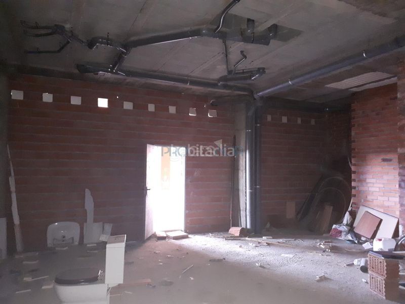 Foto 7c8c58d4-3cfb-439a-a231-bb54904b6aa8. Local comercial a Puente Castro León