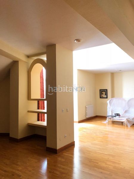 Foto a27338ff-da3c-42f9-992c-088f014f1ce8. Zweistöckige wohnung mit heizung in Centro Ciudad León
