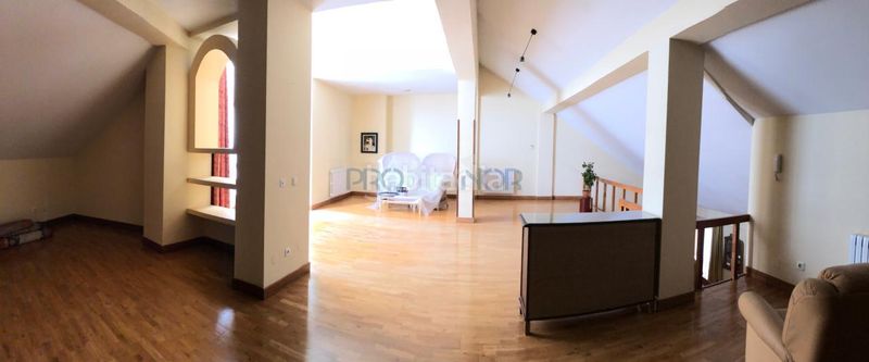 Foto b75783c5-eb17-42f0-be13-9aa047bfefe1. Zweistöckige wohnung mit heizung in Centro Ciudad León