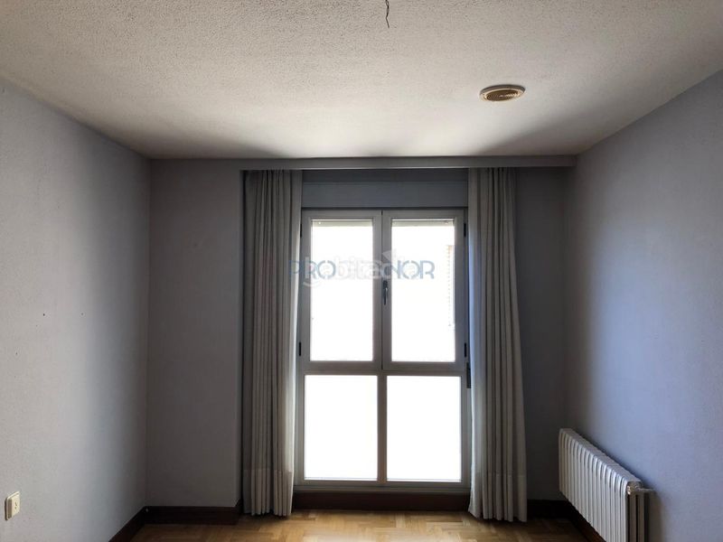 Foto cc4b506a-f45f-404d-a3cf-d22dc7ca3e6f. Zweistöckige wohnung mit heizung in Centro Ciudad León