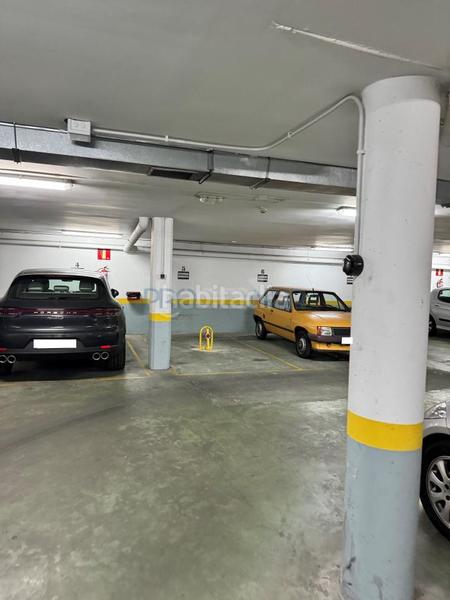 Foto a88599ad-7146-444b-865a-8401d3114f7b. Autoparkplatz in Centro Ciudad León
