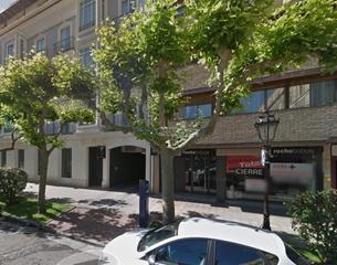 Locale commerciale in Audiencia 8