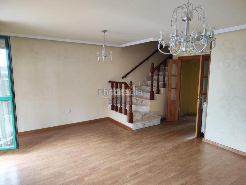 Foto 671839ab-f71f-40ec-a33a-8f3c352e3b1f. Casa a schiera con riscaldamento parcheggio in Valdefresno