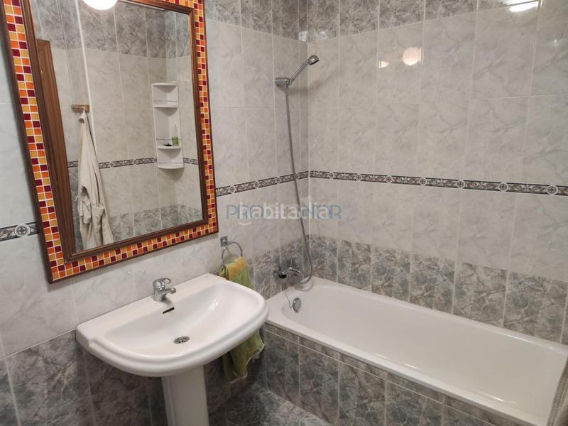 Foto 8e4978de-30a9-49b8-a866-f6e02001f0ab. Casa adossada amb calefacció aparcament a Valdefresno