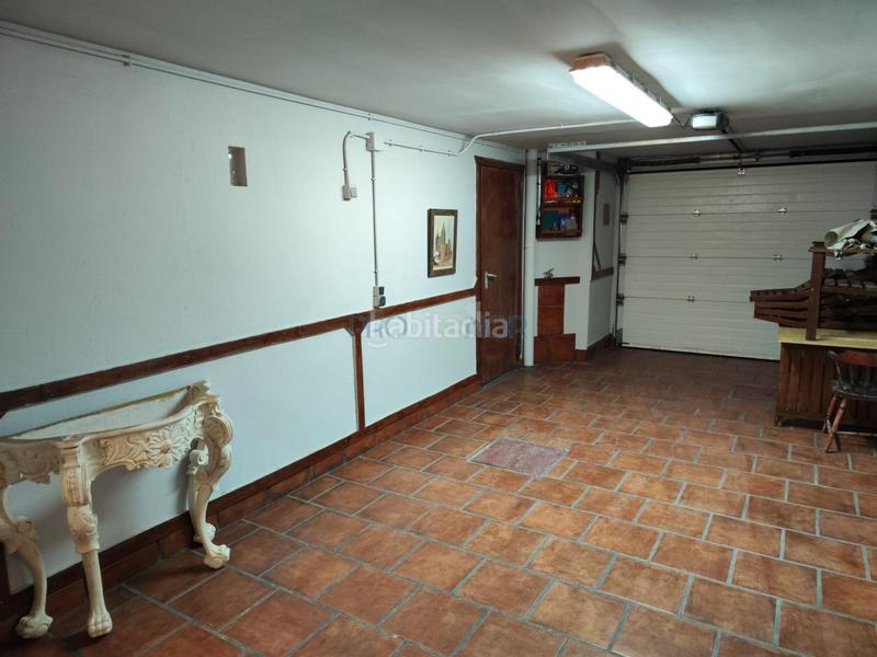 Foto 8f1d6937-3e30-4e19-814d-80353af61652. Casa adossada amb calefacció aparcament a Valdefresno