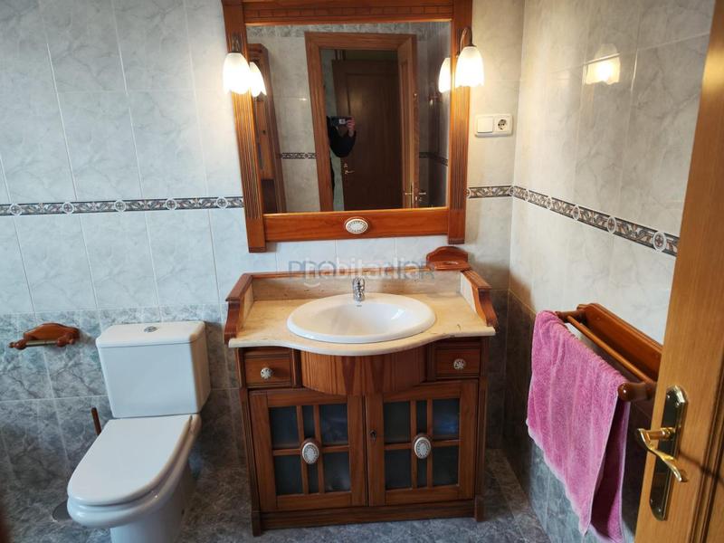 Foto a029d167-3a43-4a1d-8eec-4d318f5401cb. Casa adossada amb calefacció aparcament a Valdefresno