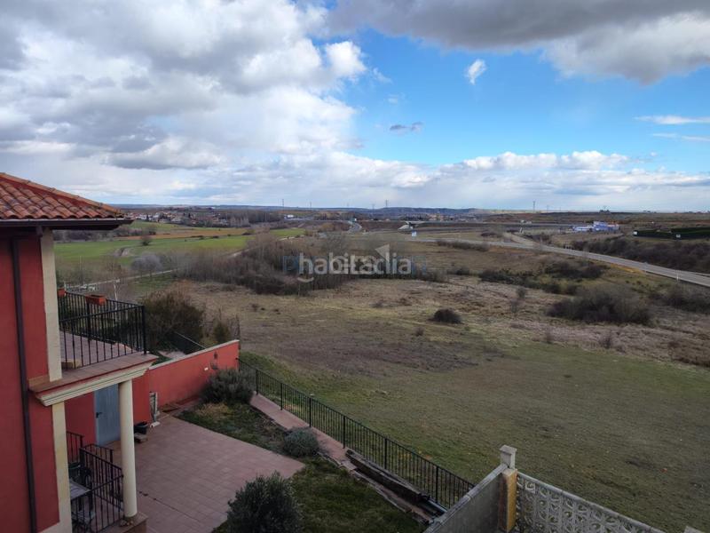 Foto a7b6cac3-e7a0-4652-b065-f6f3f9b2ba4c. Casa adossada amb calefacció aparcament a Valdefresno