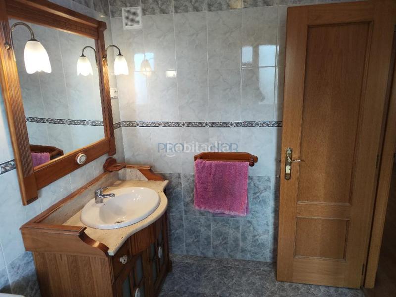 Foto d0336f3a-b55c-4730-9c64-6c61fa2137a0. Casa adossada amb calefacció aparcament a Valdefresno