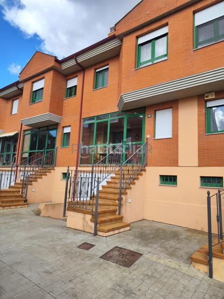 Foto e0427662-34b3-4454-adf8-56a4d356ac7d. Casa adossada amb calefacció aparcament a Valdefresno