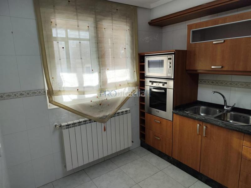 Foto ed8b93c5-f6b9-4bad-8292-fbeb7749f184. Casa adossada amb calefacció aparcament a Valdefresno