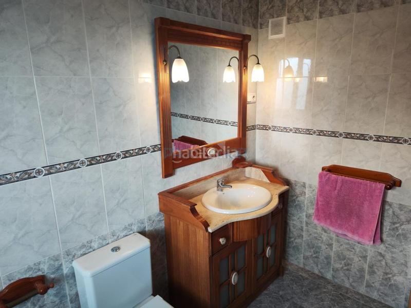 Foto fadbd62e-a849-4994-8a54-98741c85c948. Casa adossada amb calefacció aparcament a Valdefresno