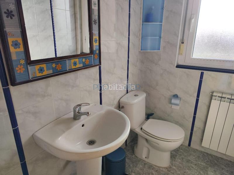 Foto fed27b26-80fc-473a-a49f-2915c22808ff. Casa adossada amb calefacció aparcament a Valdefresno