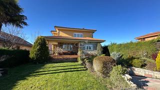 Haus  Urbanización los llatales