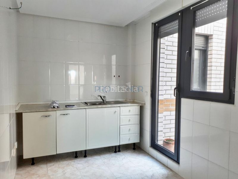 Foto 025afa84-9c33-4492-9bbc-8bd2bec908a0. Lloguer dúplex amb calefacció aparcament a Centro Ciudad León