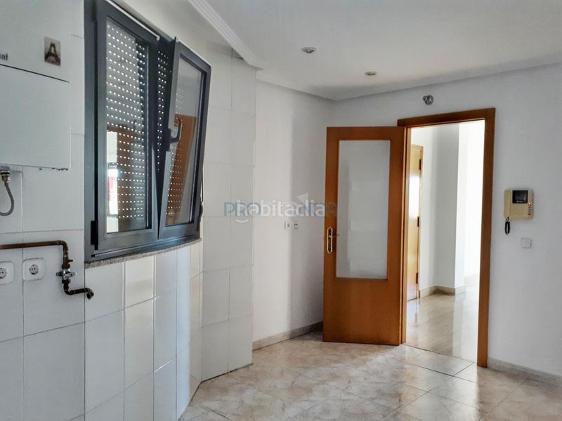 Foto 9179a327-0956-4621-b8d4-73761cef5abd. Lloguer dúplex amb calefacció aparcament a Centro Ciudad León