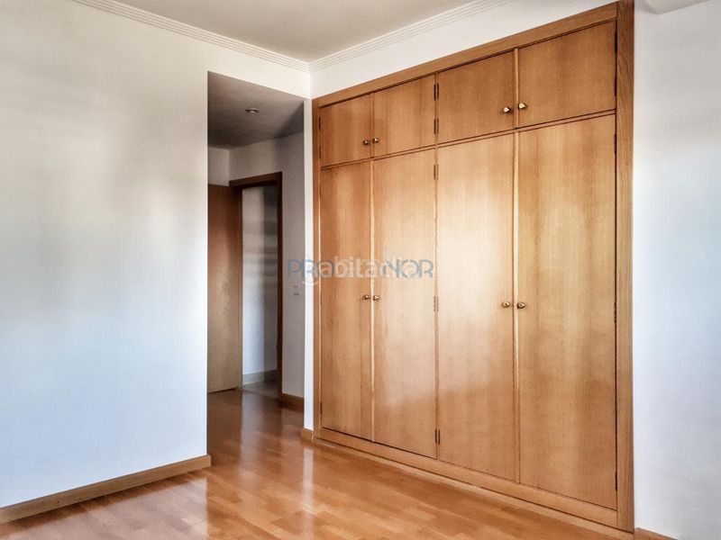 Foto a47ee7cb-9998-48ed-967c-f8a5efab0241. Lloguer dúplex amb calefacció aparcament a Centro Ciudad León