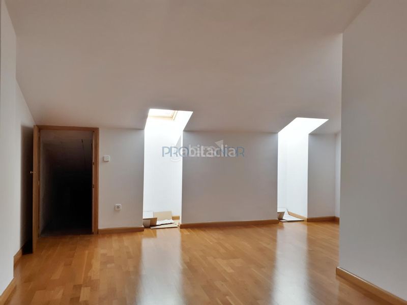 Foto c6fb487d-a966-4462-8c50-ea8e53db0b67. Lloguer dúplex amb calefacció aparcament a Centro Ciudad León