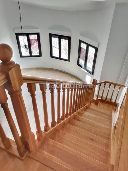 Foto ea047462-ca43-48f0-960a-8e00f9b4c983. Lloguer dúplex amb calefacció aparcament a Centro Ciudad León