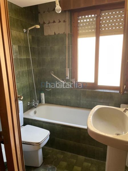 Foto 2c0c43fc-07bf-444d-9973-55e9bf1fc4e0. Pis amb calefacció aparcament a Centro Ciudad León