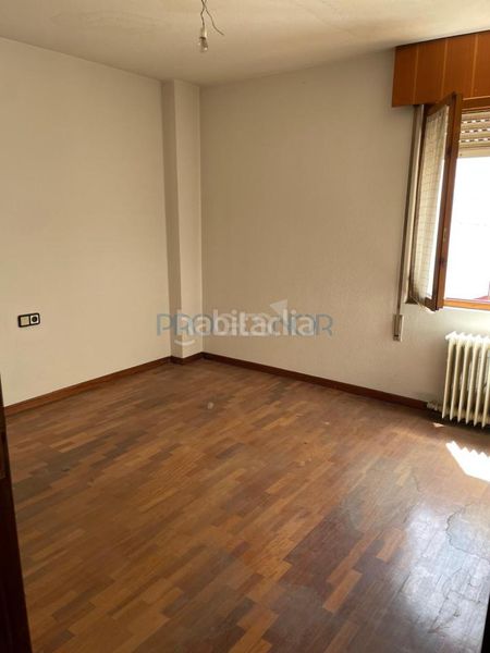 Foto 934d1a90-da35-460f-a052-bb594cc9f070. Pis amb calefacció aparcament a Centro Ciudad León