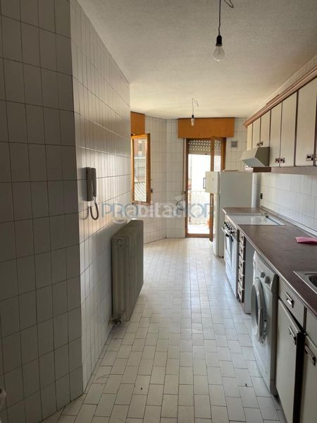 Foto ac737638-acf6-45ee-ba5a-1d012190aa23. Pis amb calefacció aparcament a Centro Ciudad León