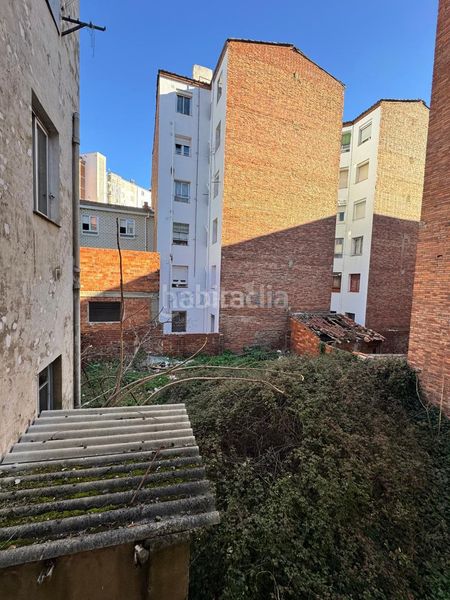 Foto c9c9b2b0-6a08-4ebd-ae23-f0d9db4ddfb0. Edifici a Crucero León