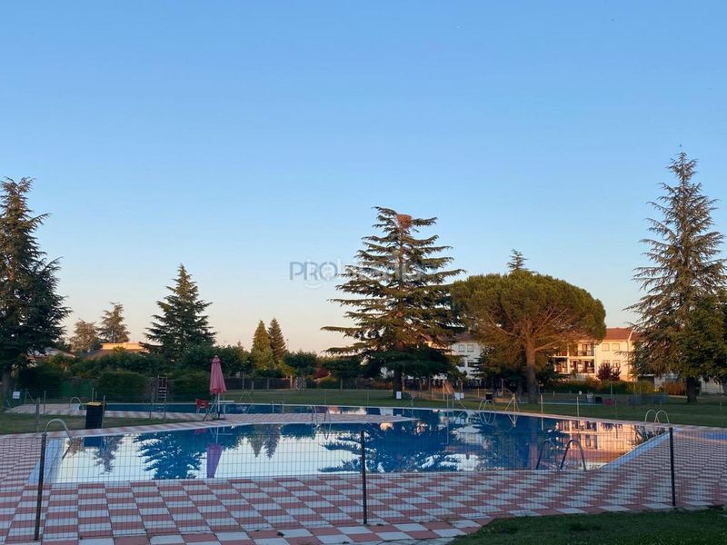 Foto c02c159e-f601-48e6-9649-334d8fdc72bc. Xalet amb calefacció piscina a Mansilla de las Mulas