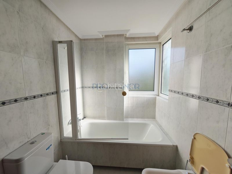Foto c5c61f23-9f8c-4131-ad99-7ab7931e0033. Xalet amb calefacció aparcament piscina a Sariegos