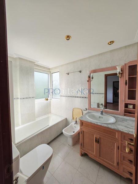 Foto e283d3f2-e101-40c3-a4b8-deae259071fa. Xalet amb calefacció aparcament piscina a Sariegos