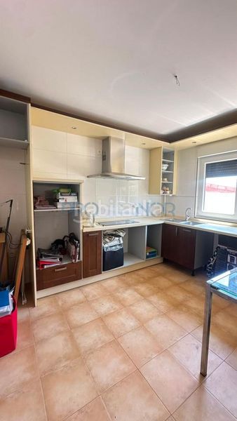 Foto 0a9a9cee-7092-4768-8cb5-b0bdfddee1fd. Casa adossada amb calefacció aparcament piscina a Onzonilla