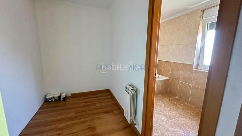 Foto a3a2e37a-b2fd-4b67-a69c-43af74f2891c. Casa adossada amb calefacció aparcament piscina a Onzonilla