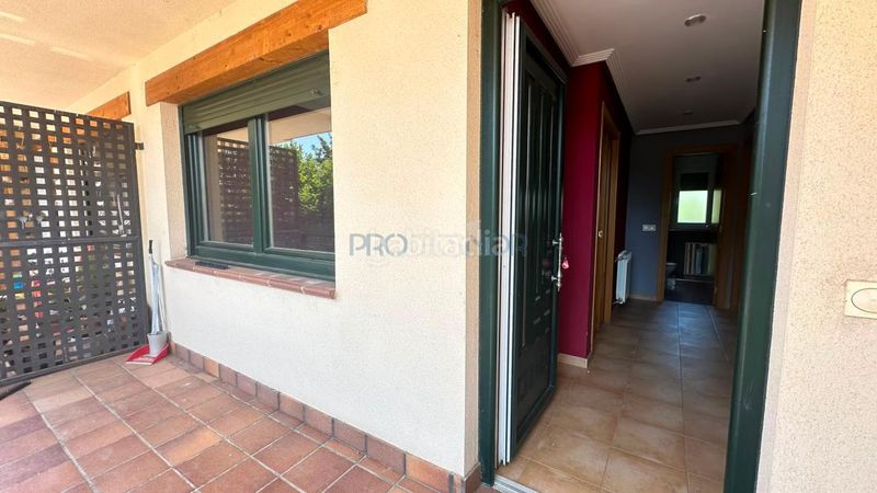 Foto ce4bdaf7-b977-4ff2-baef-4fed607ddc5a. Casa adossada amb calefacció aparcament piscina a Onzonilla