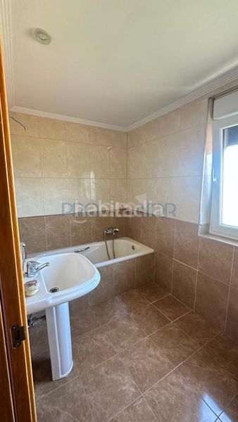 Foto fe7fc335-7be6-4830-98e3-af54bd3fc18a. Casa adossada amb calefacció aparcament piscina a Onzonilla