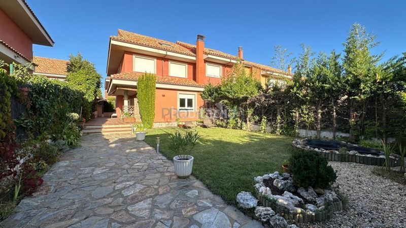 Foto 2465e835-b25a-4c81-b47b-7b1fd5023807. Semi detached house with heating parking pool in Valverde de la Virgen
