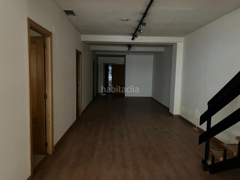 Foto f2e8f389-bf8c-454e-8187-d30cb10cb44d. Alquiler local comercial local en alquiler en calle heroes leoneses. en León