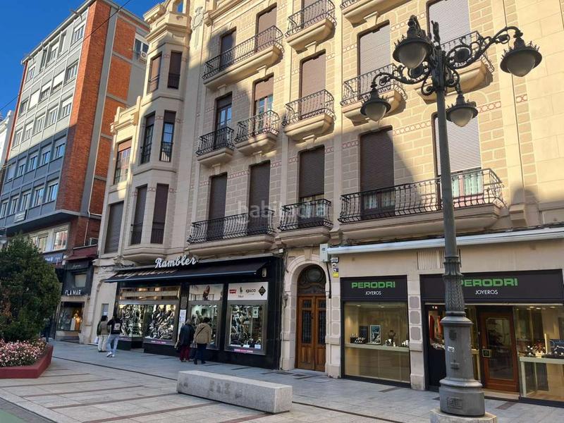 Foto 8447e987-7883-48bb-9a53-13a673591f44. Lloguer local comercial a Centro Ciudad León