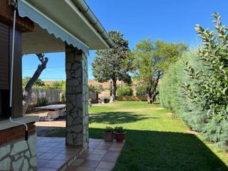 Haus in Ardón. Casa en benazolve