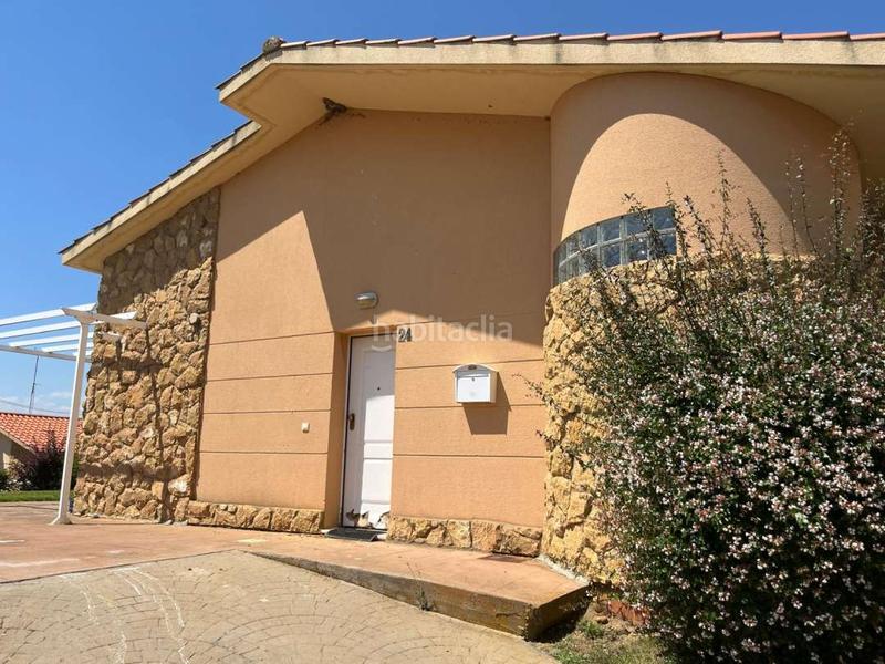 Foto dd4d9acc-f0b3-4228-9e0e-ff312fc5faf2. Casa a schiera con riscaldamento in Valverde de la Virgen