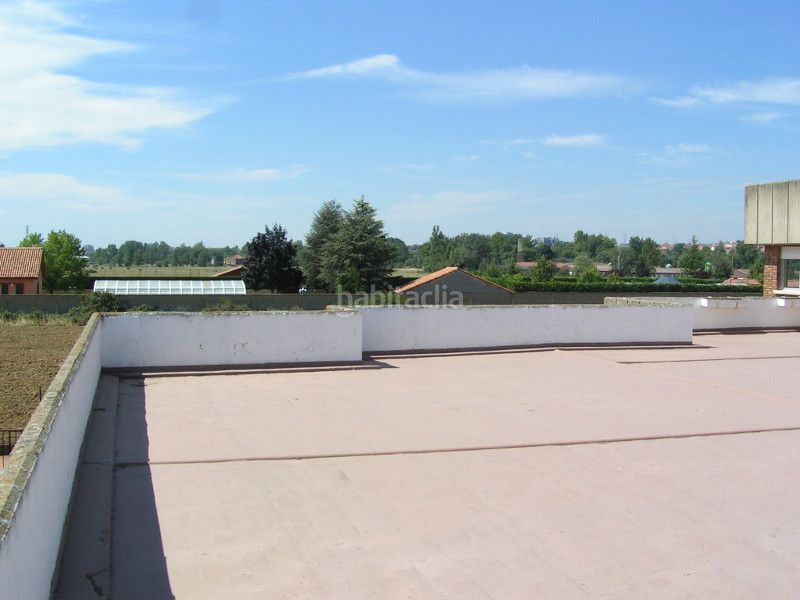 Foto 404ca4b2-9551-4077-8915-7ded118d2a6a. Affitto edificio in Villaquilambre