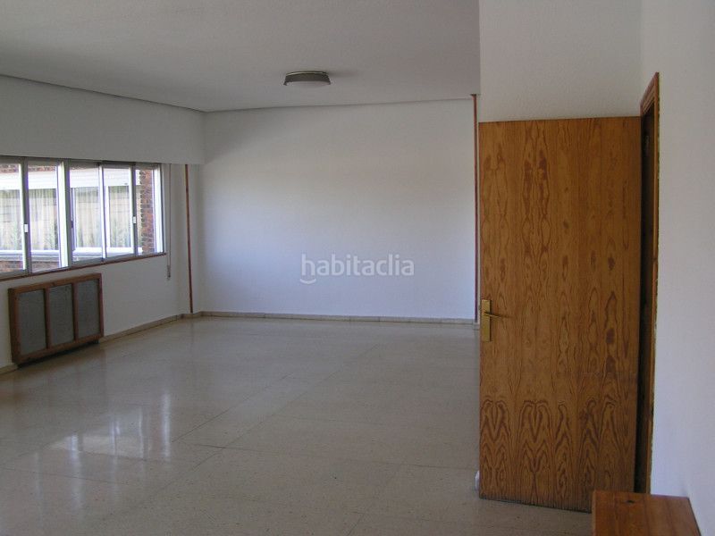 Foto 5ba8d84c-0d7f-4631-b76b-f5dd65b1a595. Affitto edificio in Villaquilambre