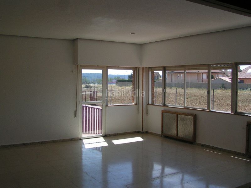 Foto 5cc5eb3d-5d09-441c-83da-0955f0ff8fce. Affitto edificio in Villaquilambre