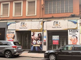 Local Comercial en Centro Ciudad. Local en venta en avenida padre isla, le�n.