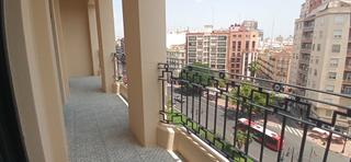 Lloguer Pis  Gran vía de ramón y cajal. Espectacular vivienda frente a plaza españa con terraza y reform