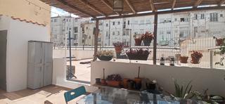 Lloguer Pis  Carrer de puerto rico. Vivienda amplia y luminosa con espectacular terraza situada en p