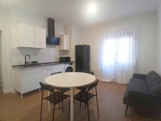 Lloguer Pis  Avinguda del cardenal benlloch. Piso de tres habitaciones en zona universitaria