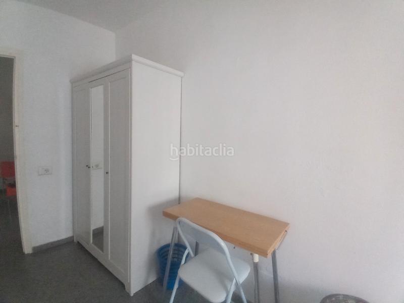 Foto cfdbfcbf-dcd7-46b4-9f99-f3425b6c54ee. Alquiler piso  de cuatro habitaciones en zona Jaume Roig en Valencia