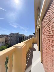 Rent Flat  Gran vía de ramón y cajal. Lujoso piso reformado con terraza, situado en pleno junto a la p