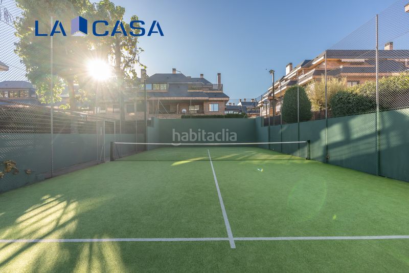 Foto 4e88f23e-c979-427c-8b64-36ff9bc06ea2. Àtic amb calefacció aparcament piscina a El Pinar-Punta Galea Rozas de Madrid (Las)
