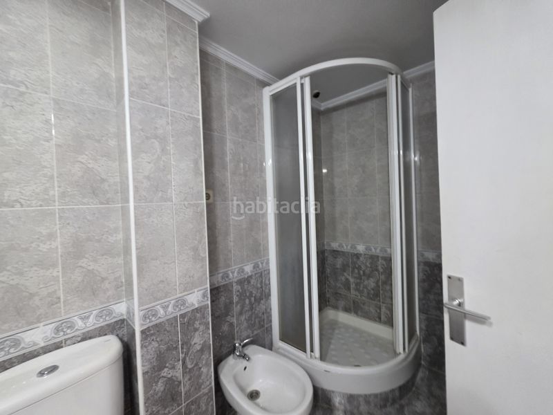 Foto e27f5a31-671c-47b3-8e9e-8e39f482470e. Piso en Vista Alegre Madrid